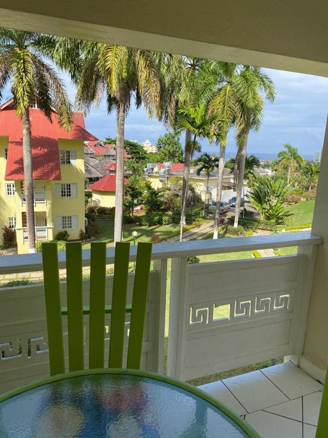 1 Bedroom Penthouse Suite 63 At Mystic Ridge Resort Ocho Rios Exterior photo